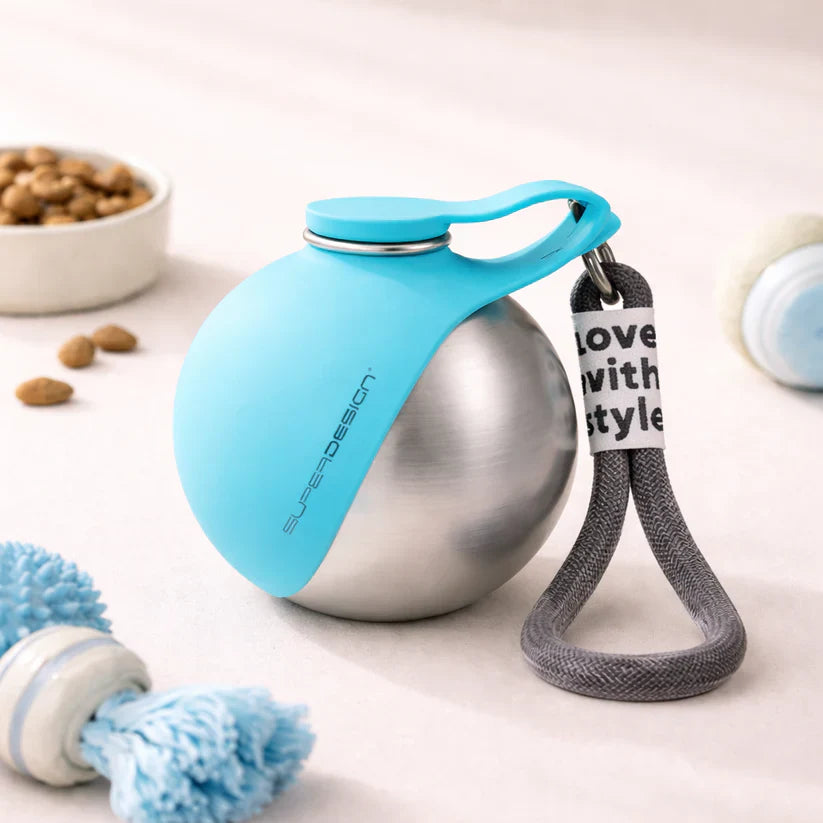 2-in-1-Trinkflasche für Hunde mit integriertem Napf